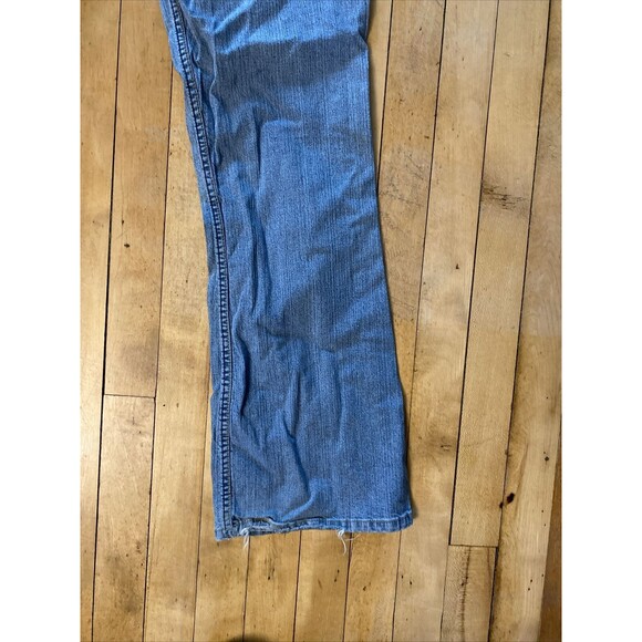 Levi’s Signature Jeans Women’s 34x30 Vintage Light Wash Bootcut Mid Rise - Picture 15 of 16